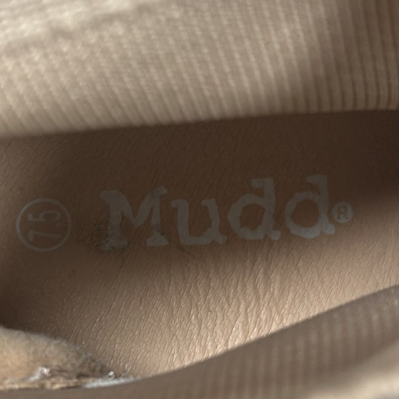 Mudd Soft Tan, White Trim  Hi-Top Slip On Sneaker Sz: 7.5 - Picture 4 of 8